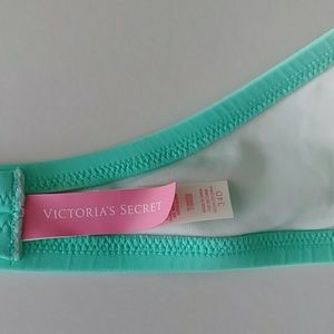 Victoria's Secret Swim - Victoria's Secret Bikini Top Victoria's Secret Swim - Victoria's Secret Bikini Top